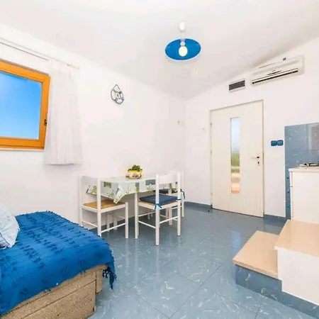 Holiday home House Martina Voluja